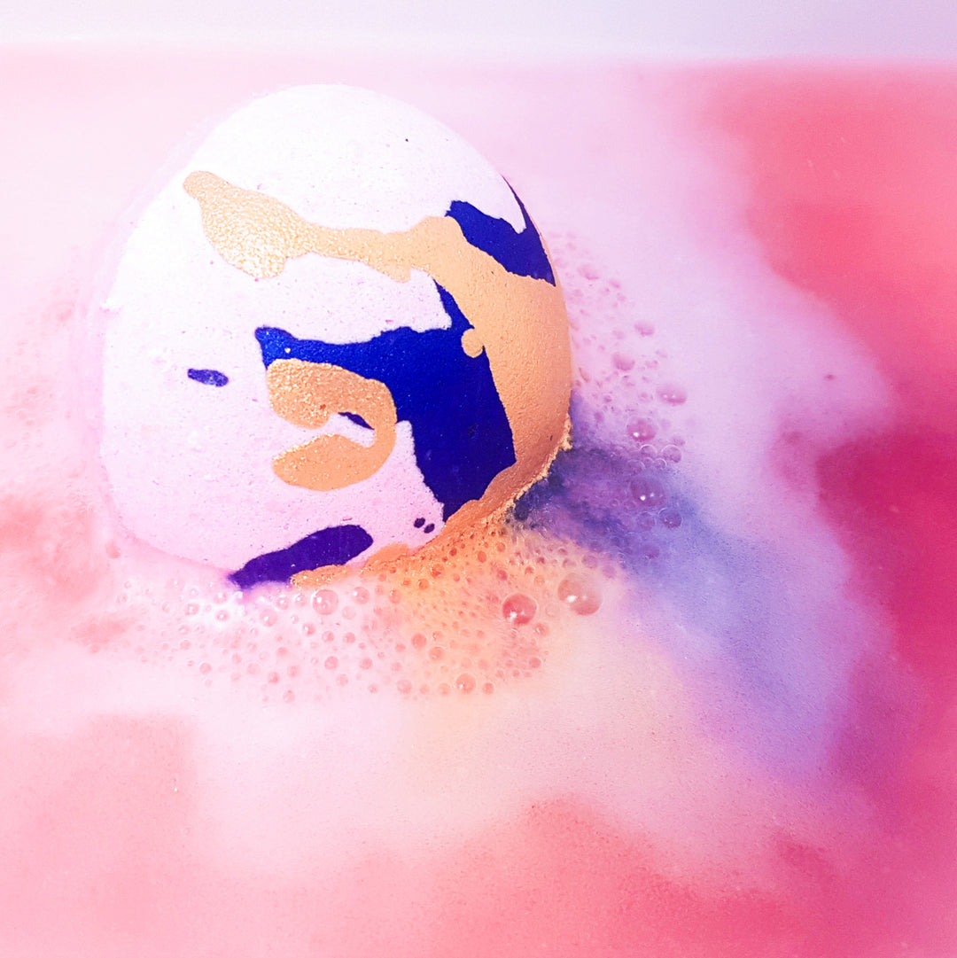 Sparkle & Shine Bath Bomb